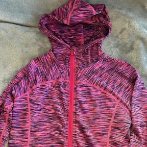 90 Degrees - Kids sports hoodie. Size  M